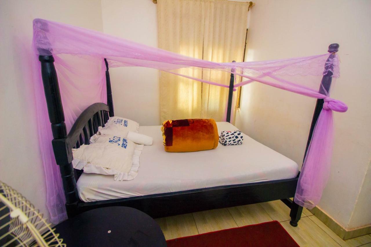 Nice Guest House Джінджа Екстер'єр фото